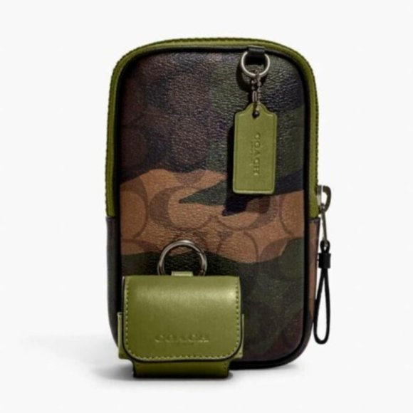 Coach CC026 Multifunction Phone Pack Bag NWT PRICE FIRM - Picture 1 of 6